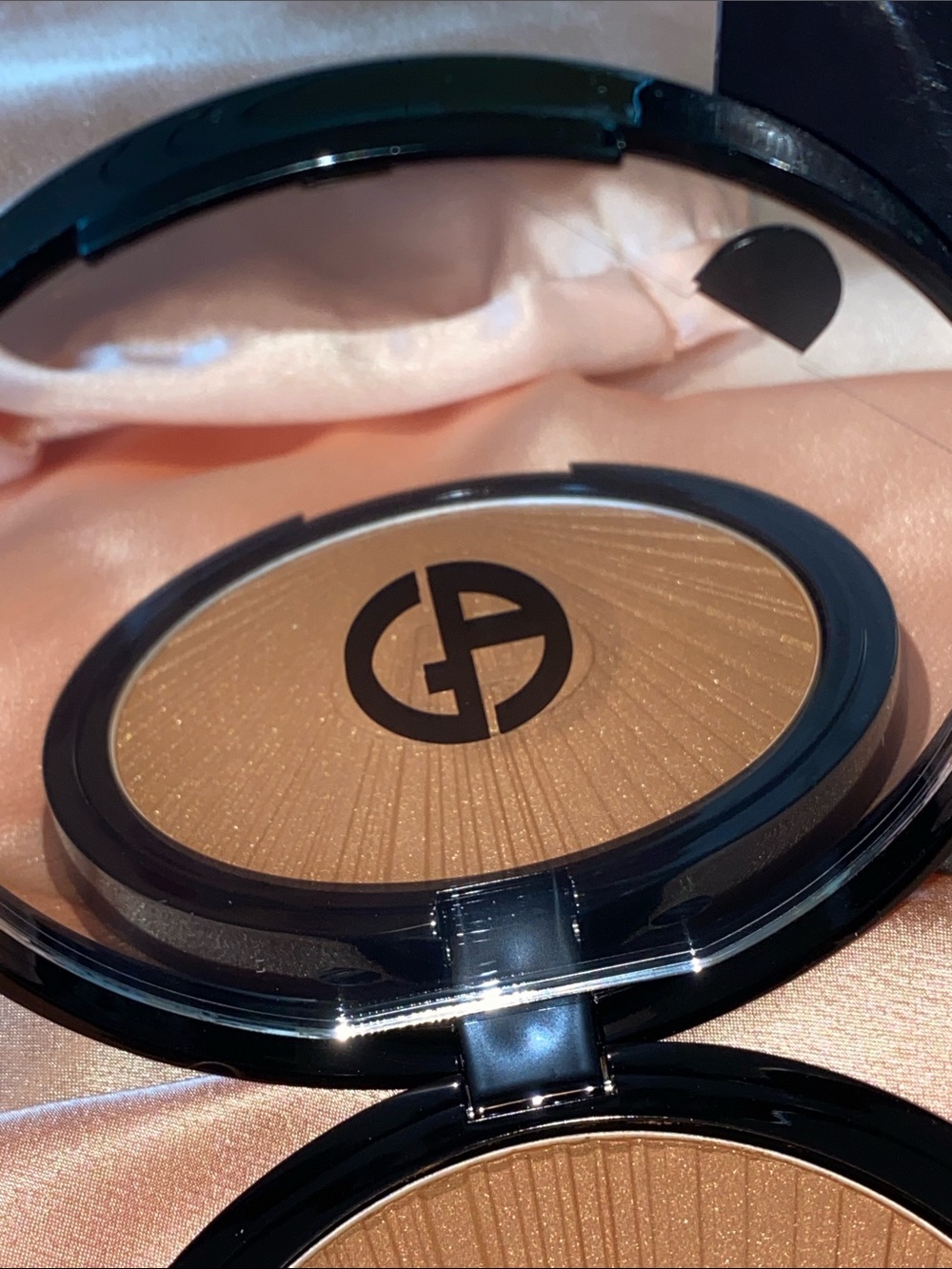 Giorgio Armani Luminous Silk Sunlit Bronzing Powder 110 Warm Tan With Glow limit - Picture 4 of 6
